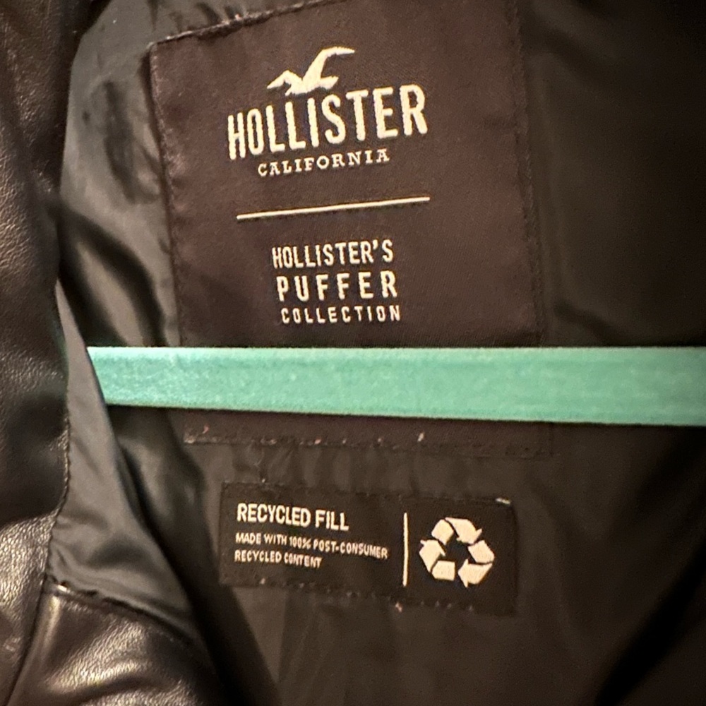 Hollister Men's Black Puffer Jacket